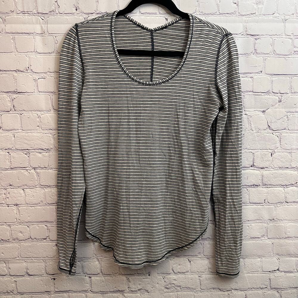 Lululemon Yogini 5 Year Long Sleeve Tee Black White Stripes Scoop Neck Size 2